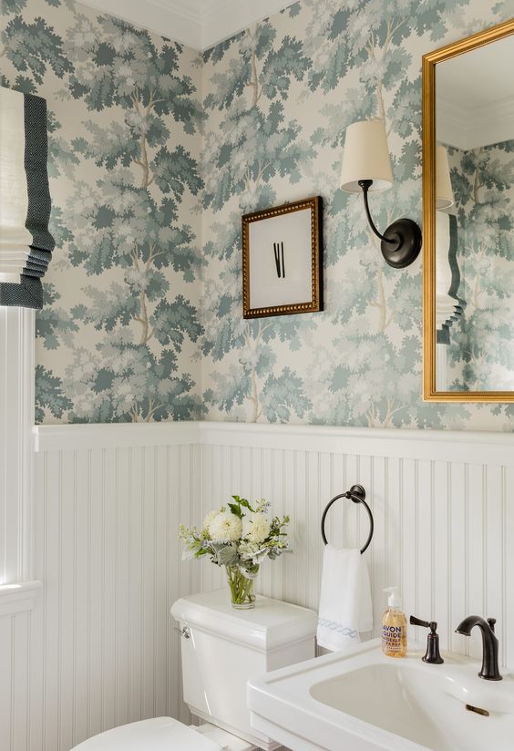 Trendy wallpaper options to try in your home | wallpaper bathroom ideas | wallpaper | wallpaper small spaces accent wall